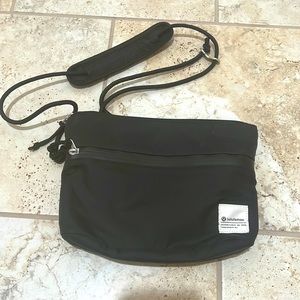 Authentic Lululemon Crossbody *gently used*